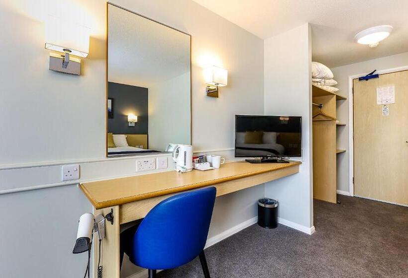 חדר סטנדרט מותאם לאדם עם מוגבלויות, Days Inn Hotel Sedgemoor