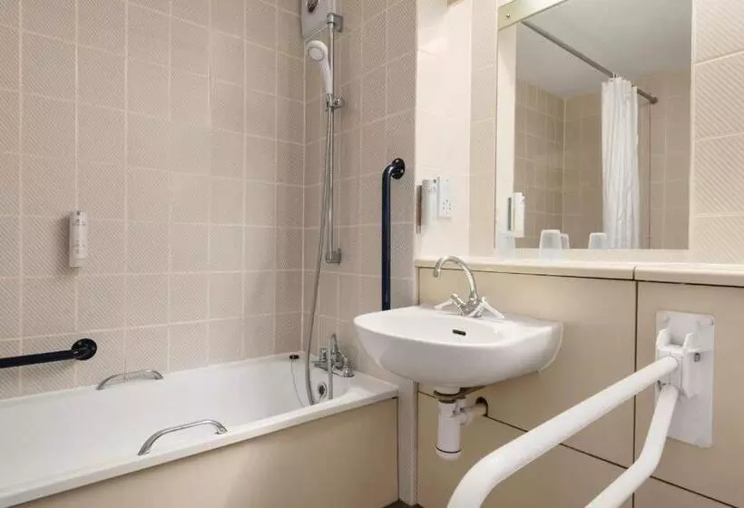 身障者適用スタンダードルーム, Days Inn Hotel Sedgemoor