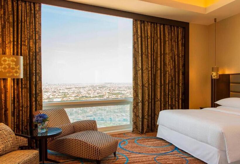 带大床的套房, Four Points By Sheraton Kuwait