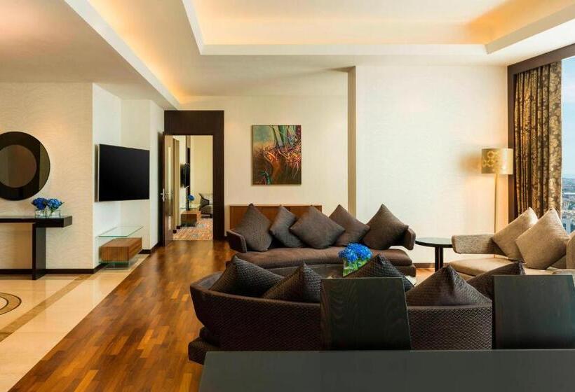 带大床的套房, Four Points By Sheraton Kuwait