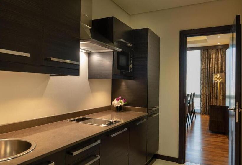 带大床的套房, Four Points By Sheraton Kuwait