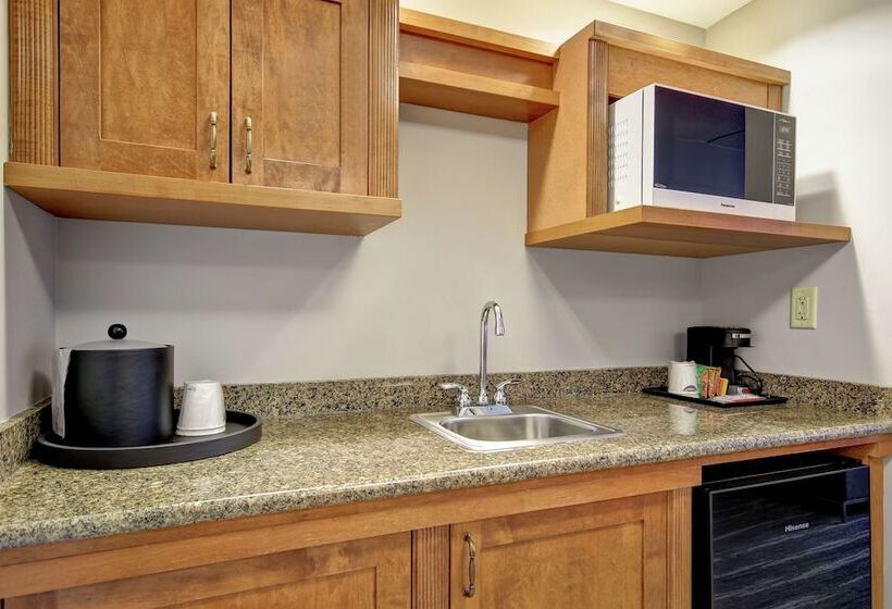 Люкс, Hampton Inn & Suites By Hilton   Guelph