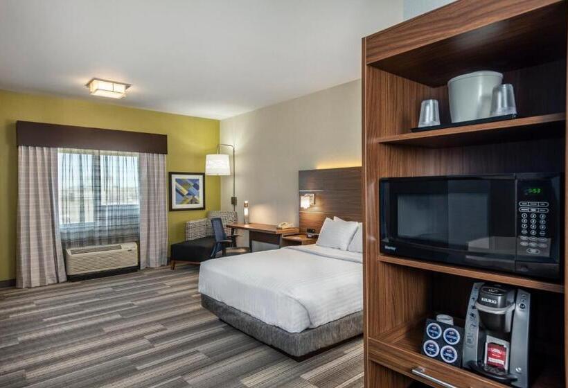 غرفة قياسية لذوى الاحتياجات الخاصة, Holiday Inn Express & Suites Medicine Hat, An Ihg