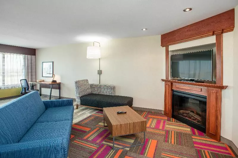 سوئیت با تخت بزرگ, Holiday Inn Express & Suites Medicine Hat, An Ihg