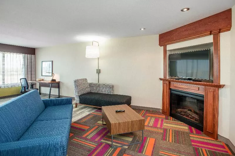 سوئیت با تخت بزرگ, Holiday Inn Express & Suites Medicine Hat, An Ihg