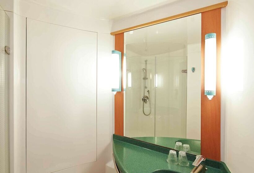 Номер Стандарт, Ibis Reading Centre