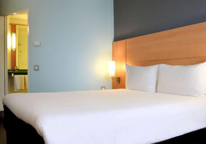 Номер Стандарт, Ibis Reading Centre