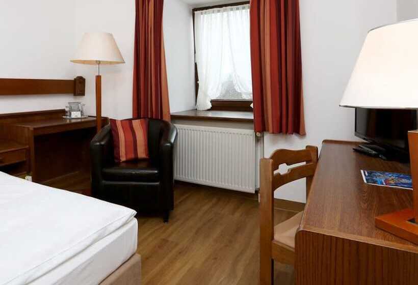 غرفة قياسية, Jägerhof