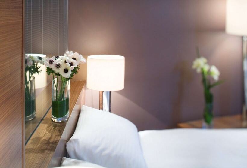 高级客房, Mövenpick Hotel Hamburg