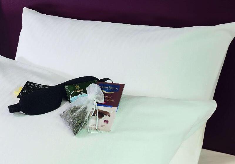 带大床的标准间, Mövenpick Hotel Hamburg