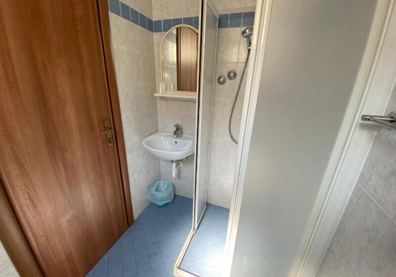 غرفة قياسية, Nanni Garni