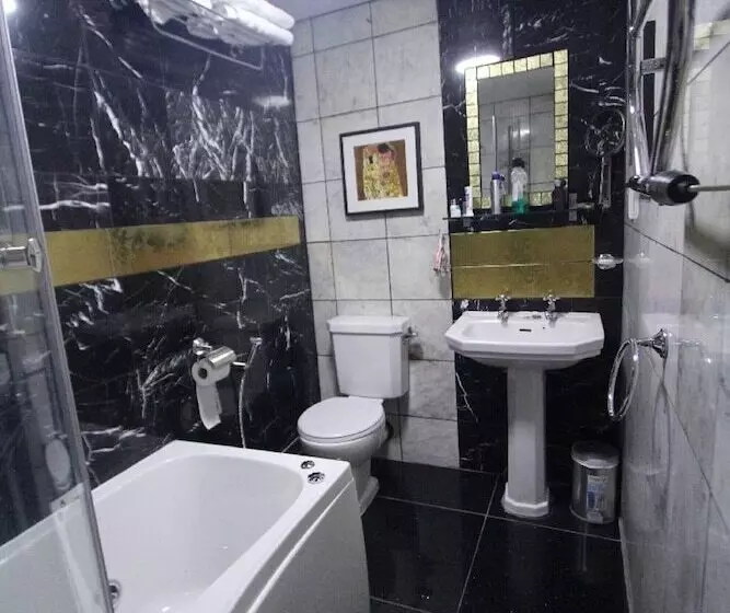 سوئیت سینیور, Opulence Boutique