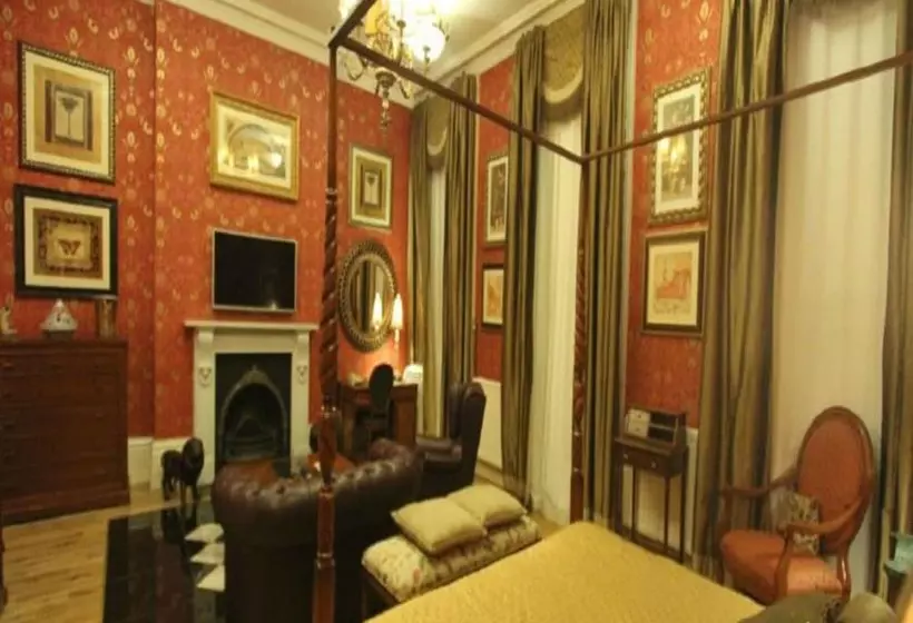 سوئیت سینیور, Opulence Boutique