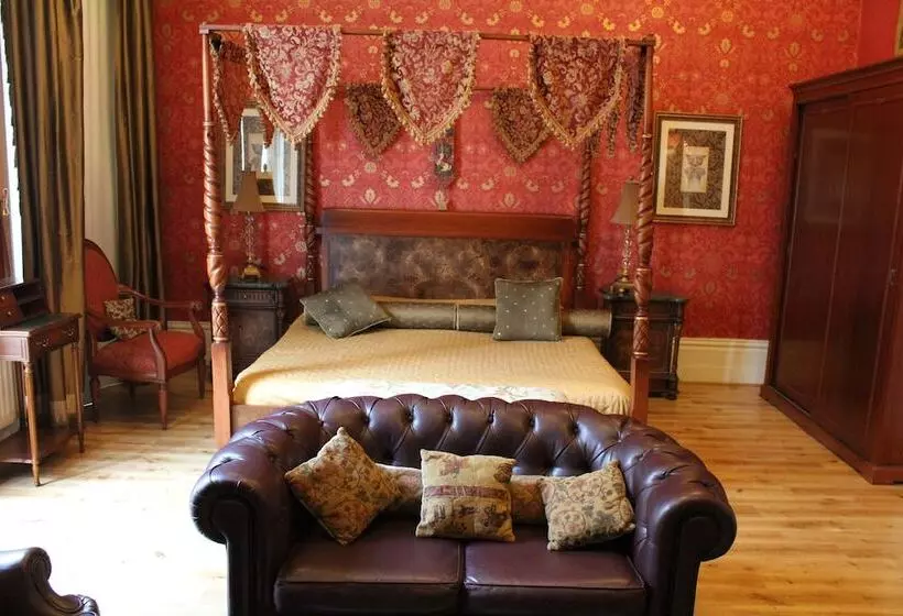 سوئیت سینیور, Opulence Boutique