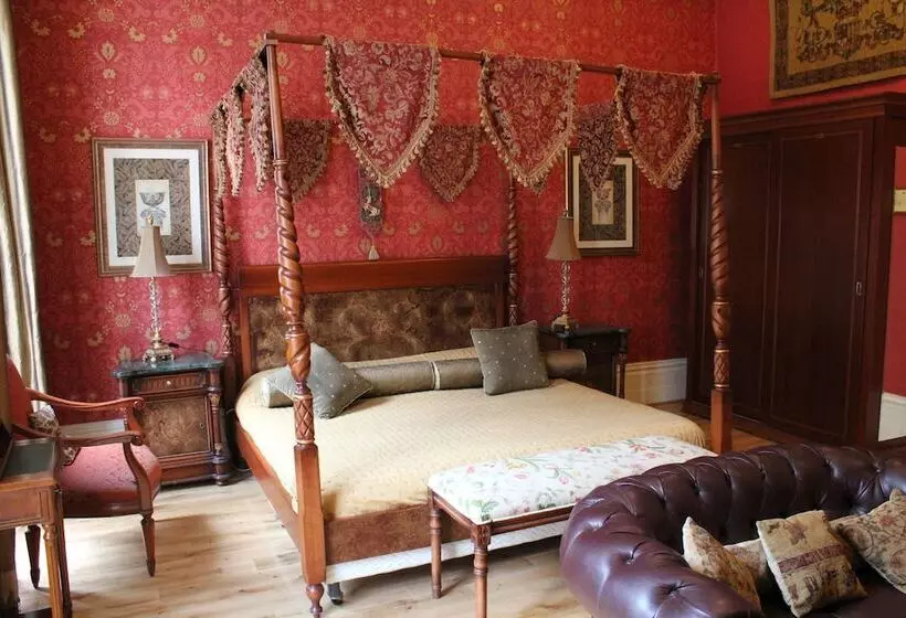 سوئیت سینیور, Opulence Boutique