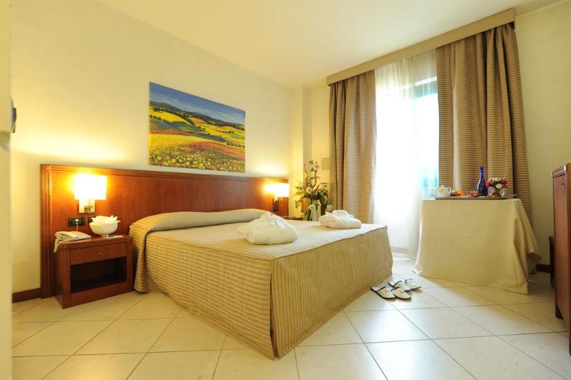 חדר סטנדרט, Parisi