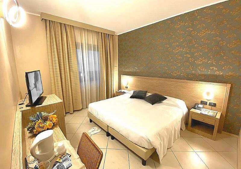 חדר סטנדרט, Parisi