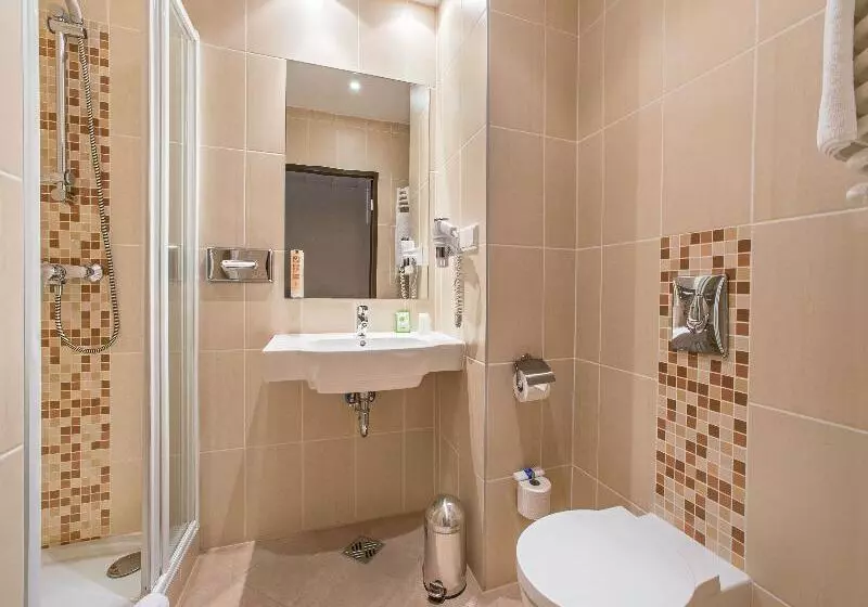 スタンダードシングルルーム, Qubus Hotel Kielce