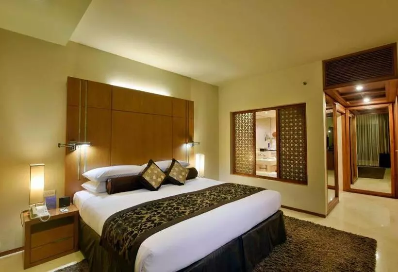 سوییت, Radisson Blu Dhaka Water Garden