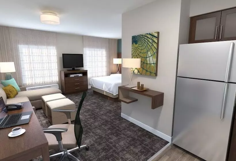 スタンダードスタジオ, Staybridge Suites   Calgary Airport, An Ihg