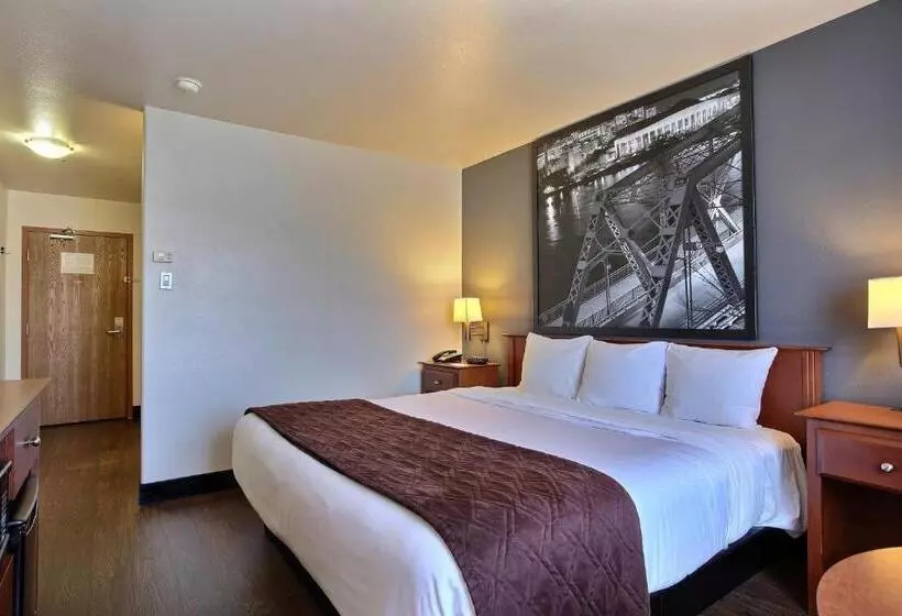 Standard-huone King-vuode, Super 8 By Wyndham Troisrivieres