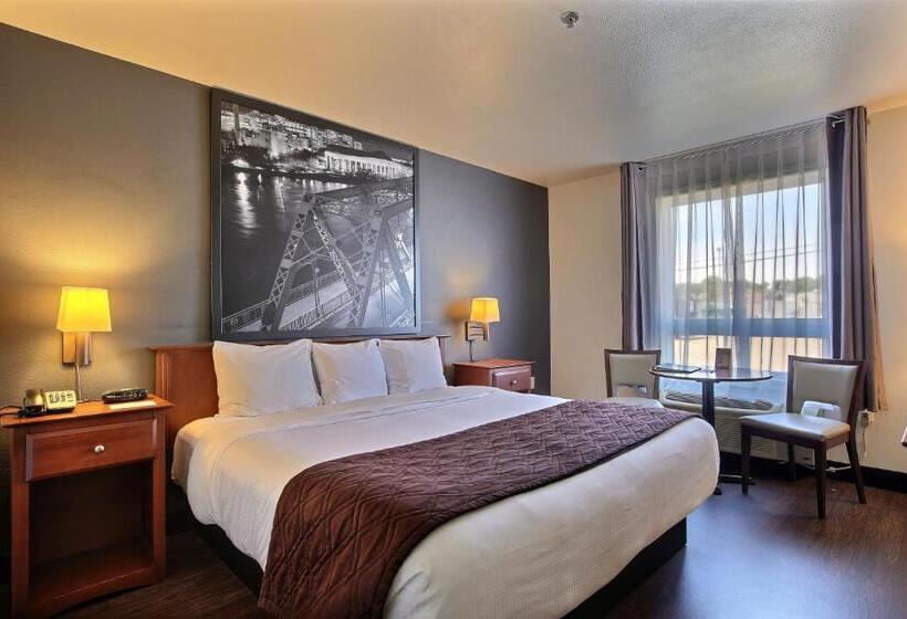 اتاق استاندارد با تخت بزرگ, Super 8 By Wyndham Troisrivieres
