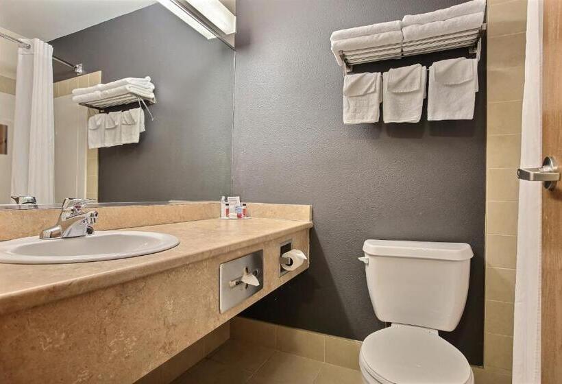 اتاق لوکس با تخت بزرگ, Super 8 By Wyndham Troisrivieres