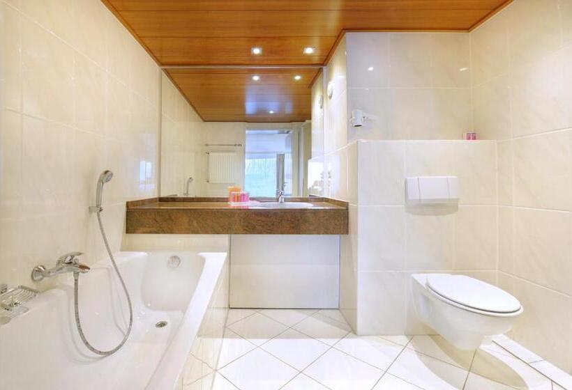 Номер Комфорт, Van Der Valk Hotel Leusden   Amersfoort