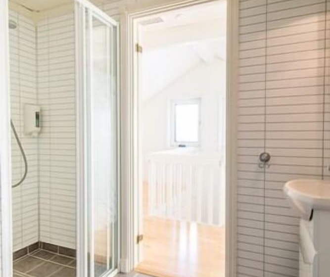 דירת שלושה חדרים, Vesterålen Kysthotell