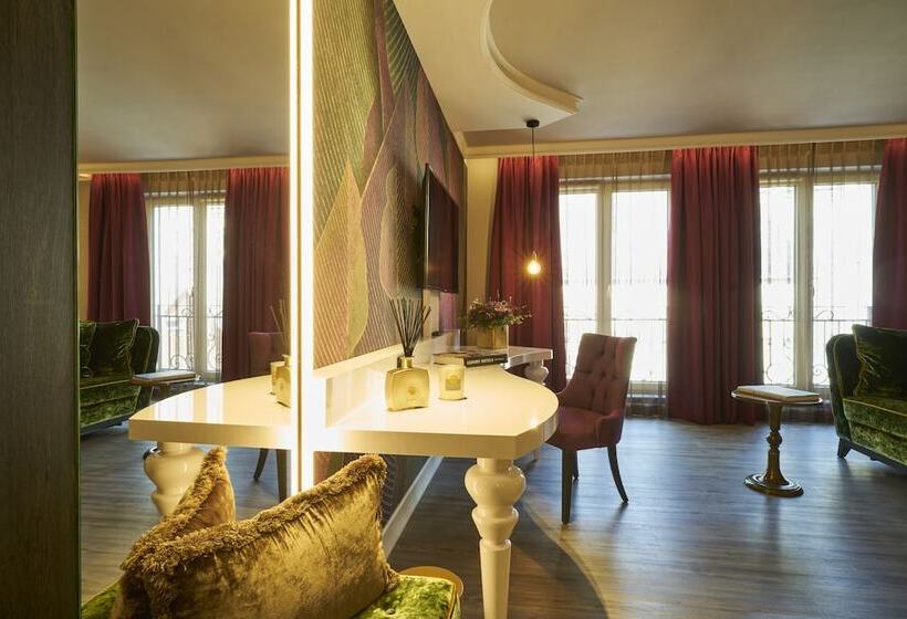 디럭스 트리플 룸, Classic Hotel Harmonie