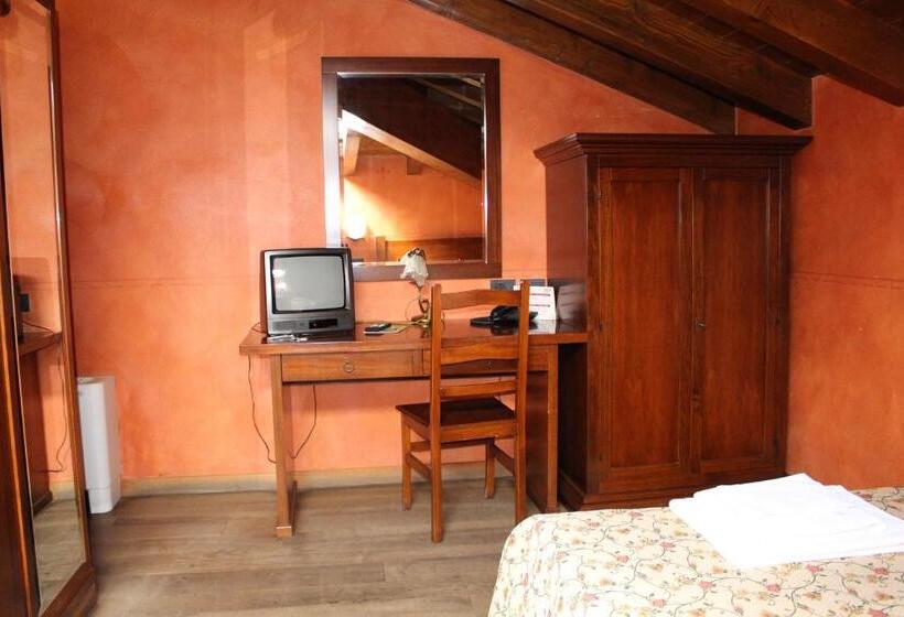 غرفة قياسية فردية, Da Mariuccia