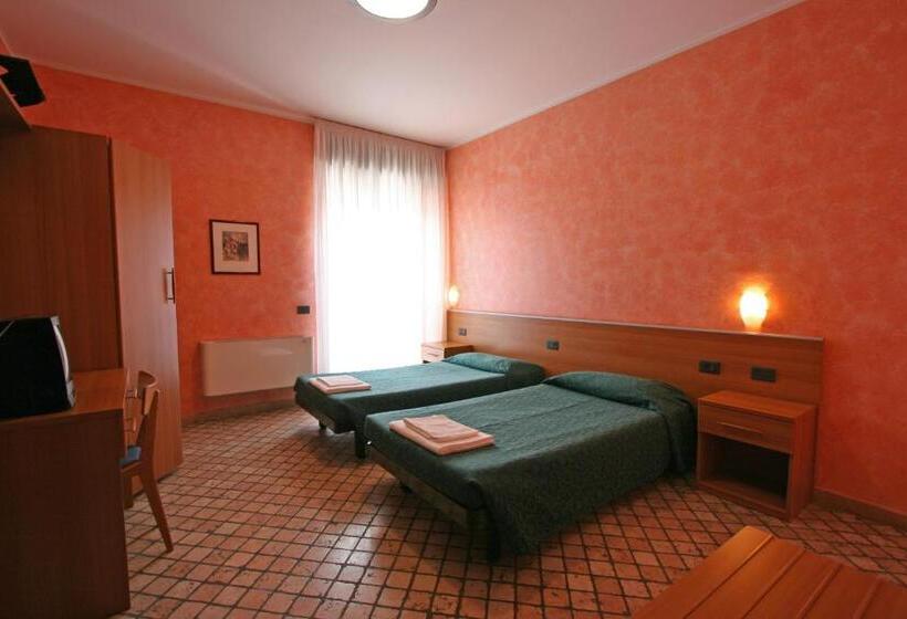 غرفة قياسية, Da Mariuccia