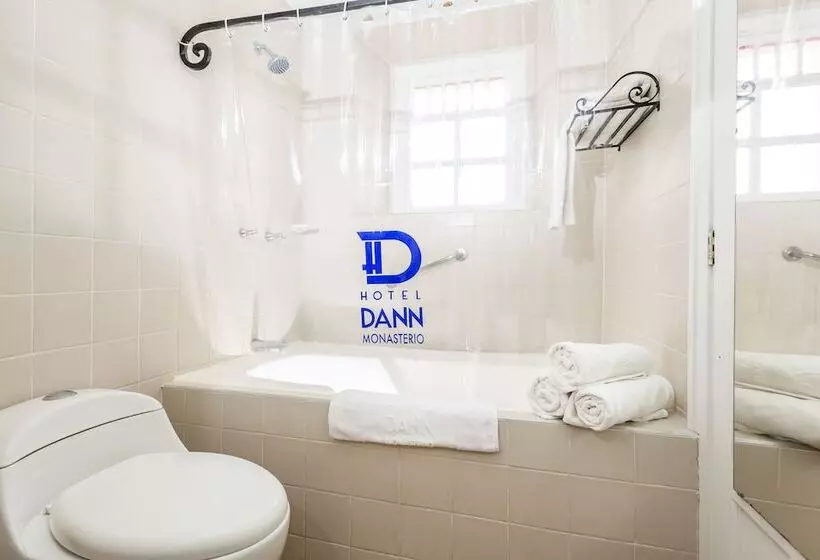 اتاق استاندارد, Dann Monasterio