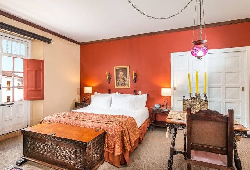 标准间, Dann Monasterio