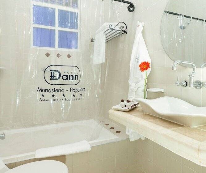 标准间, Dann Monasterio