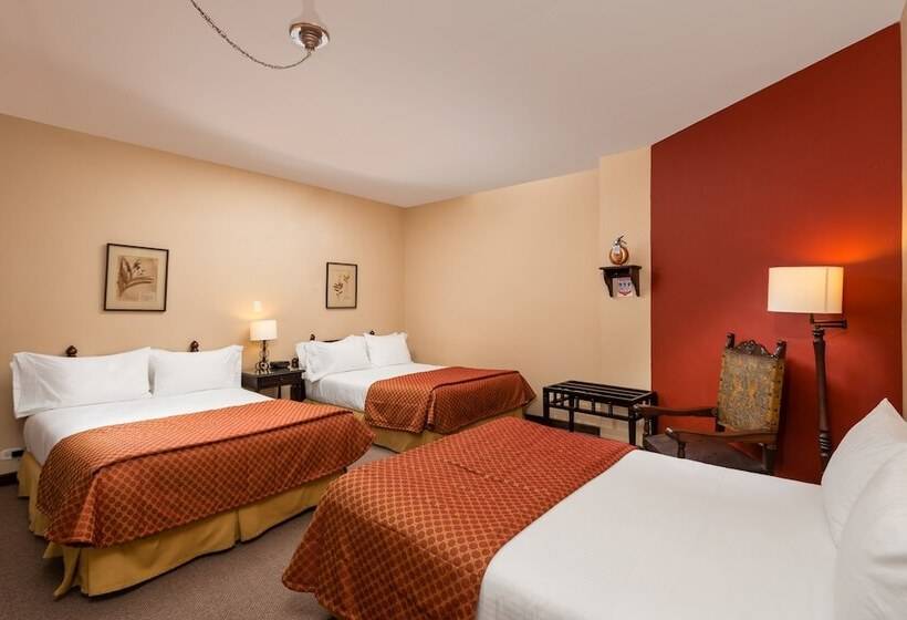 标准三人间, Dann Monasterio