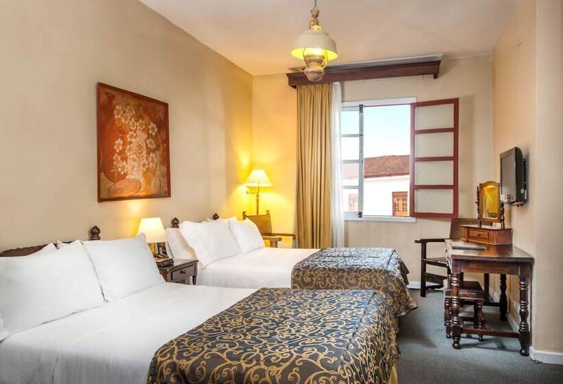 四人标准间, Dann Monasterio