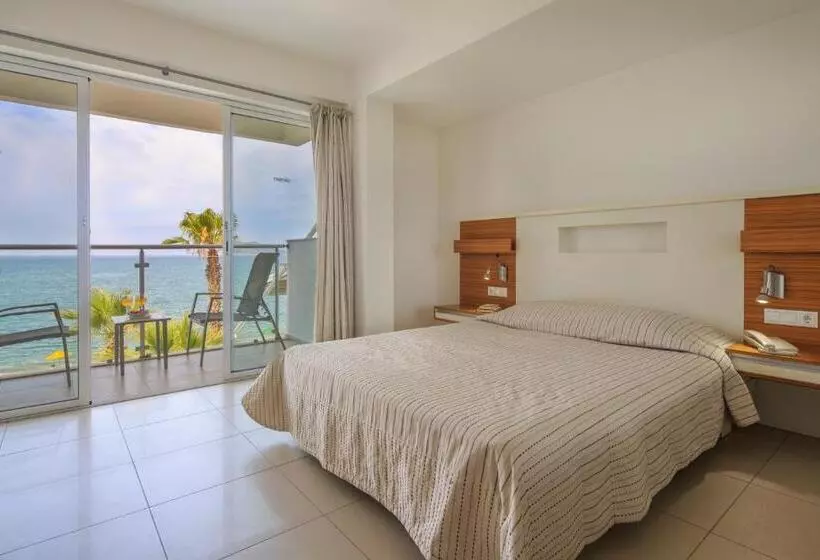 Camera Standard Vista Mare, Delta