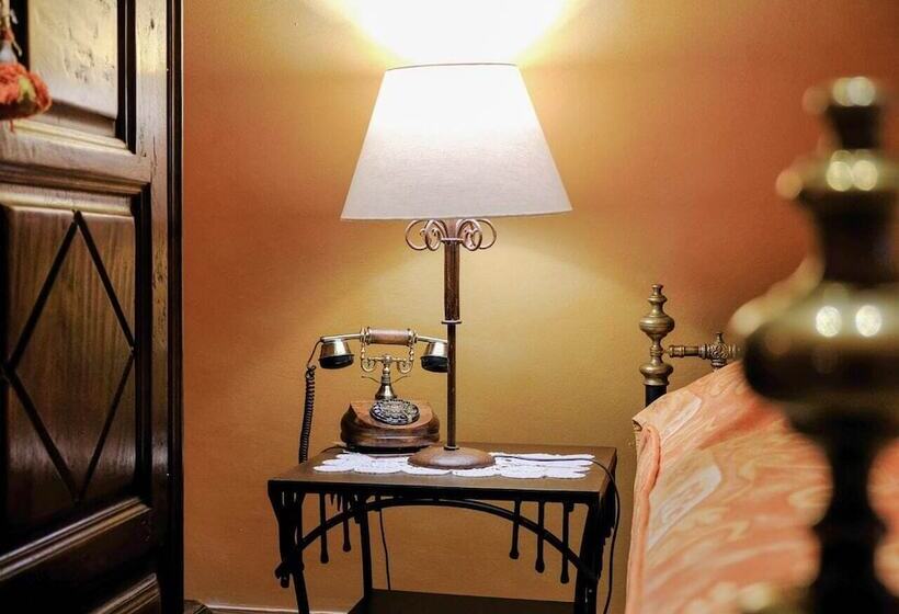 스위트, Historik Hotel Gotisches Haus Garni