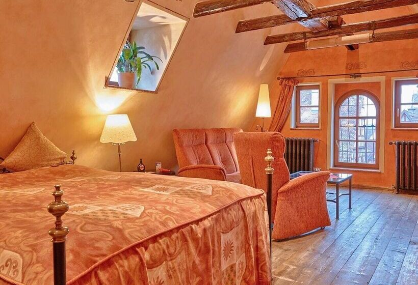 جناح, Historik Hotel Gotisches Haus Garni