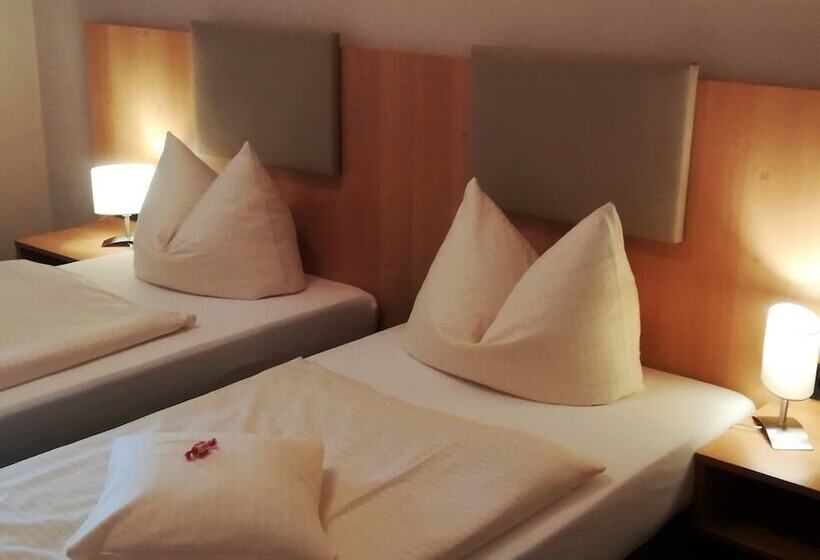 غرفة قياسية ثلاثية, Landgasthof Euringer