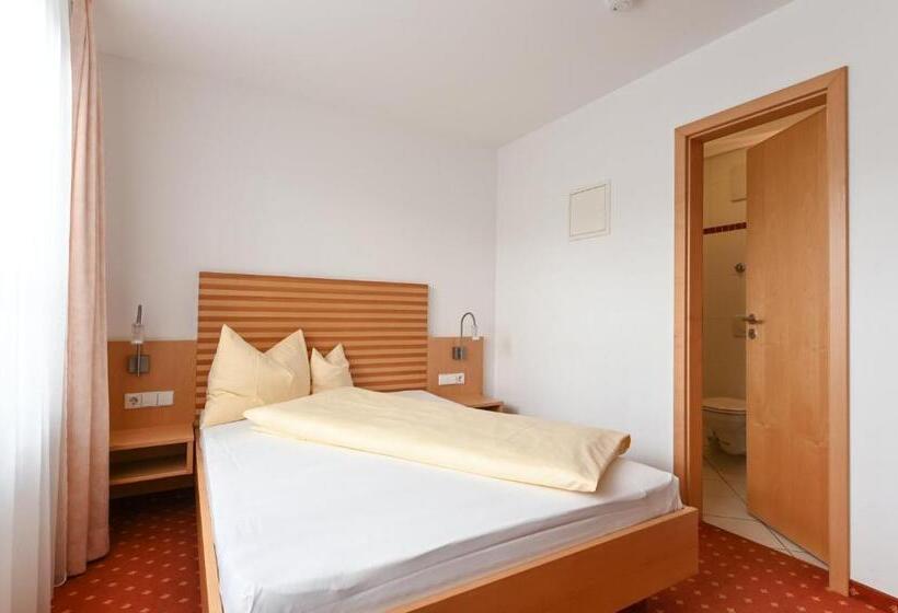 Quarto Economy Individual, Landschloss Korntal