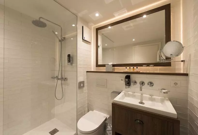 سوییت, Loev   Vela Hotels
