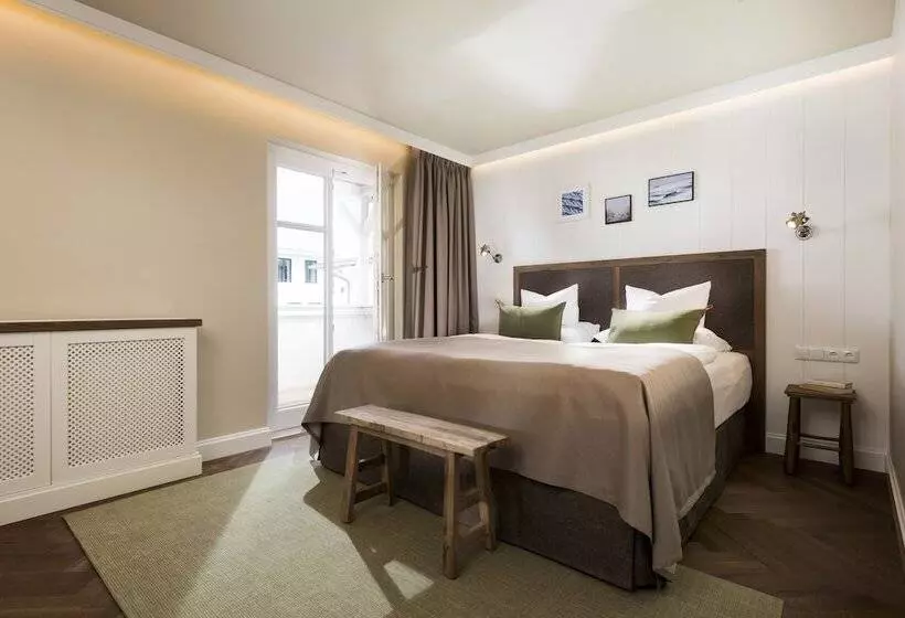 سوییت, Loev   Vela Hotels