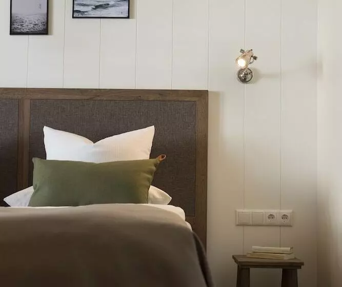 سوییت, Loev   Vela Hotels
