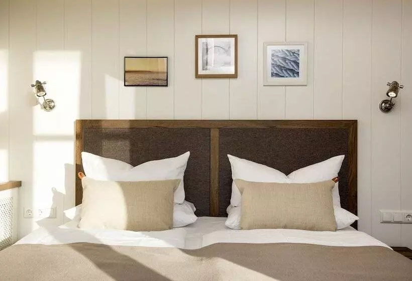 سوییت, Loev   Vela Hotels