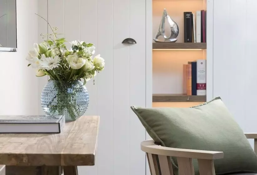 سوییت, Loev   Vela Hotels