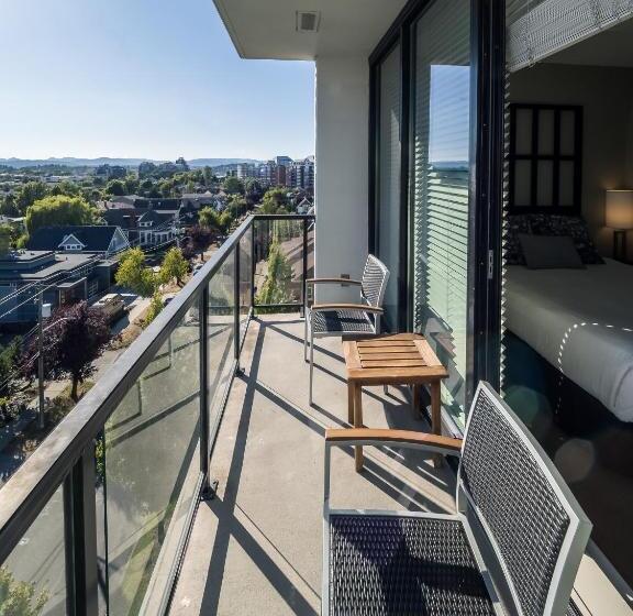 スイート, Oswego