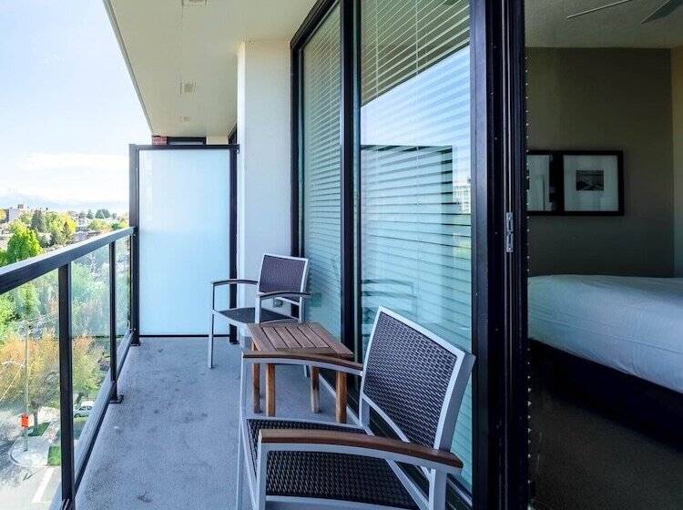 スイート, Oswego