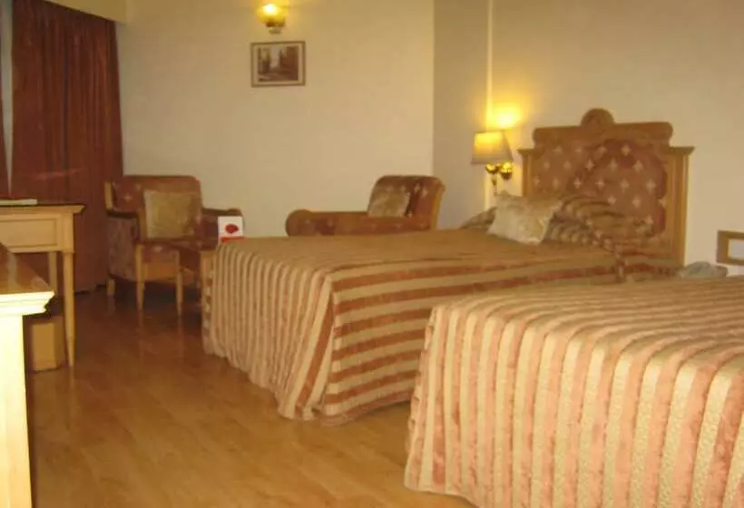 スーペリアールーム, The Pride Hotel, Nagpur